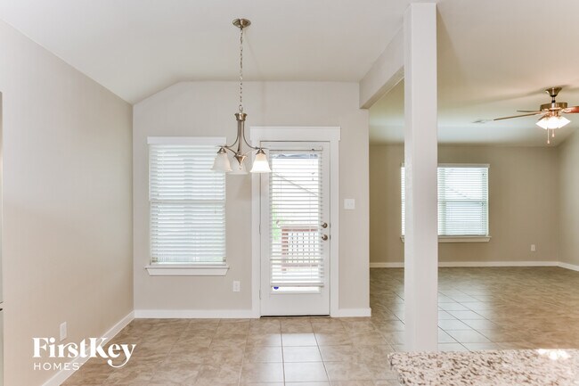 Building Photo - 10518 Rosalina Lp