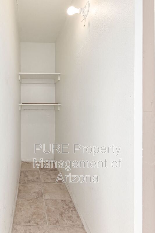 Building Photo - 30 E Brown Rd