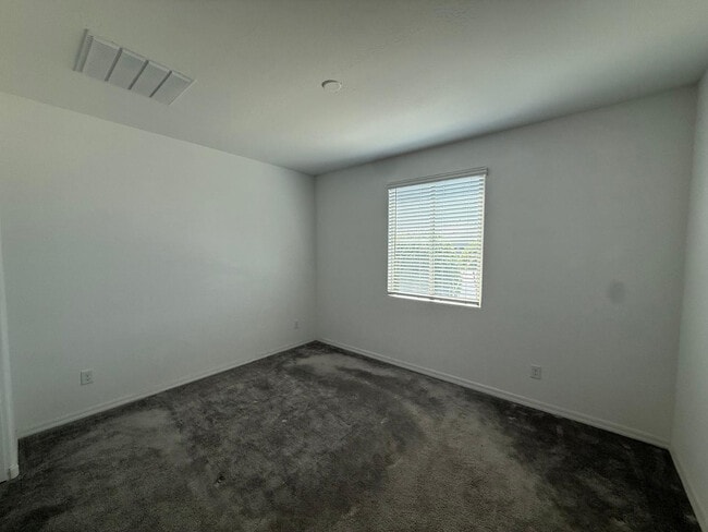 Building Photo - 15744 W Jefferson St