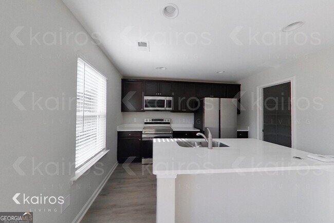 Building Photo - 18 Duluth Dr