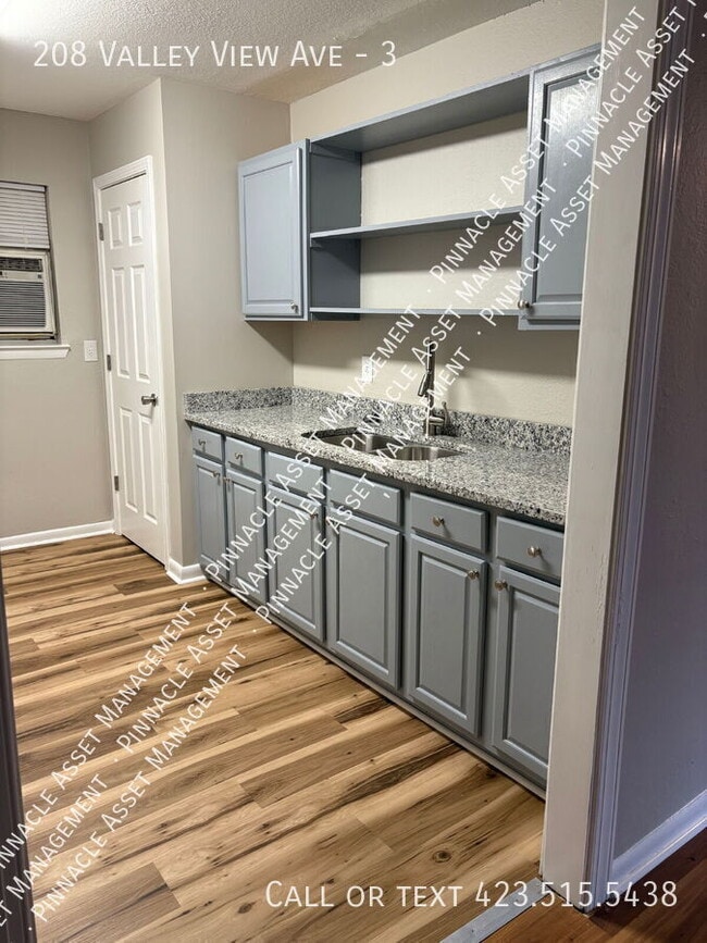 Building Photo - 208 Valley View Ave