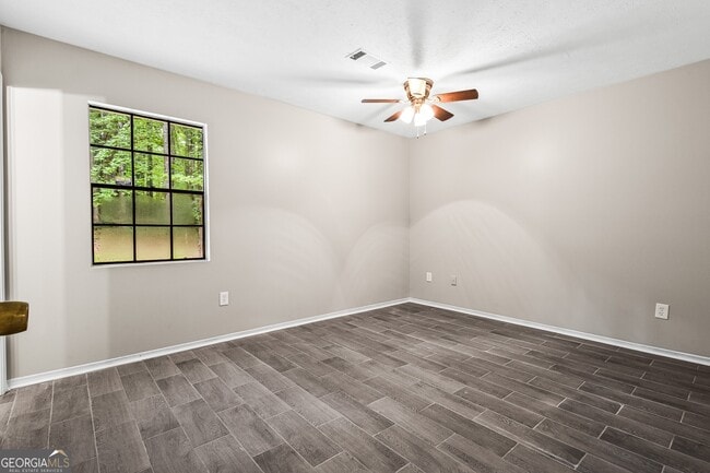 Building Photo - 5846 Bobbin Ln