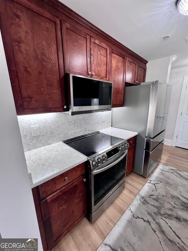 Building Photo - 1040 Creekside