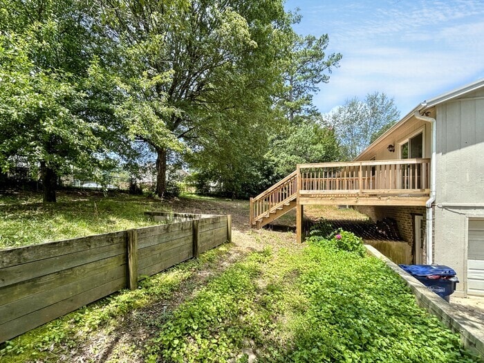 Building Photo - 1226 Thompson Rd
