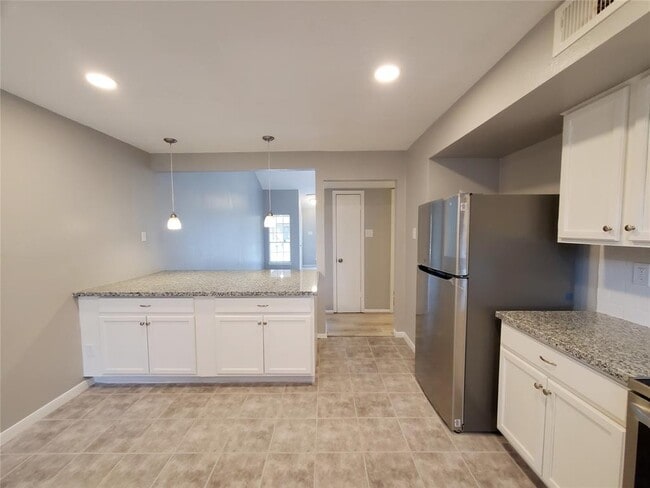 Building Photo - 19311 Lazy Valley Dr