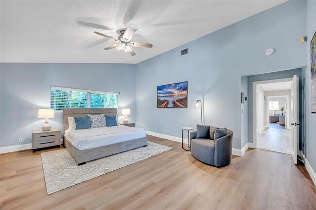 Building Photo - 1643 Seabreeze Blvd