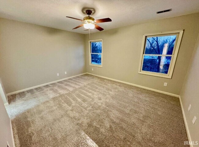Building Photo - 3758 S Bainbridge Dr