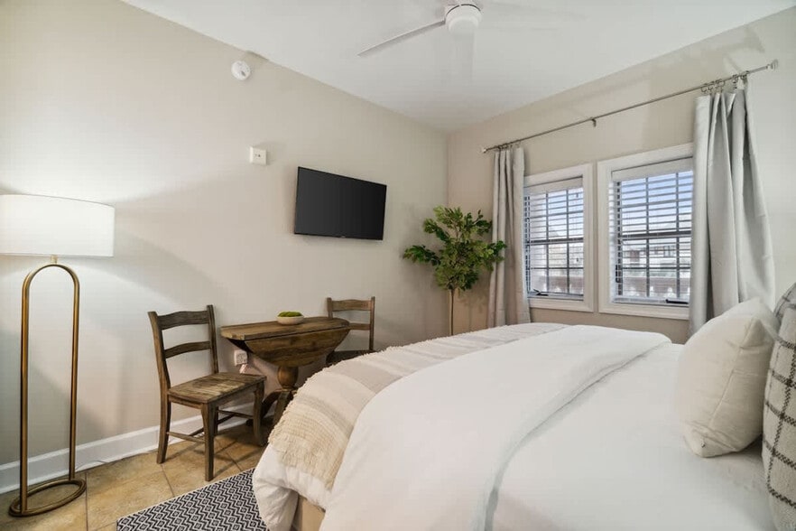 Building Photo - 10343 E County Hwy 30A