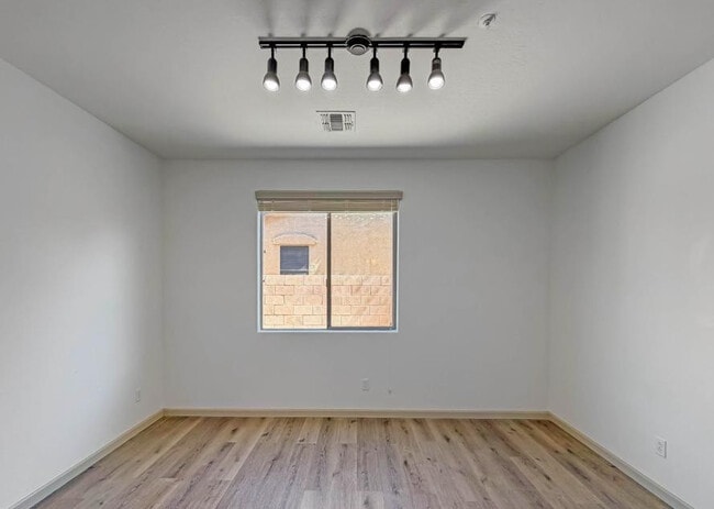 Building Photo - 7085 W Andrew Ln