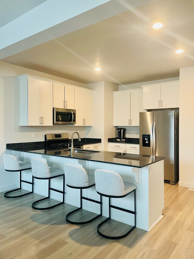 Building Photo - 14962 S Soft Whisper Wy