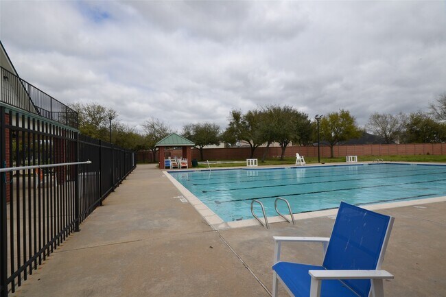 Building Photo - 20751 Cypress Post Dr