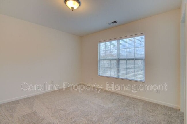Building Photo - 421 Garden Grove Rd