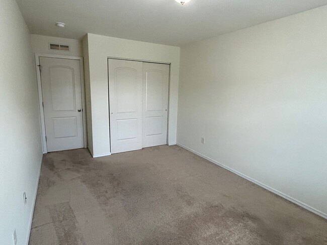 Building Photo - 3 Bedroom | 2.5 Bath Home in Raleigh - Fen...