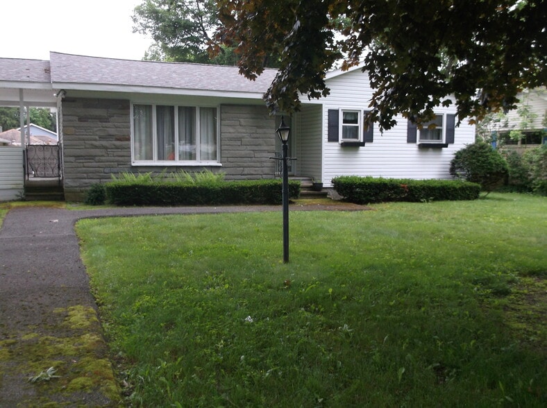 Primary Photo - 8843 Karlen Rd