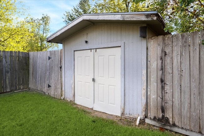 Building Photo - 24223 Spring Towne Dr