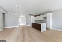 Building Photo - 1409 Northwest Dr NW