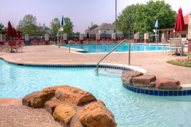 Building Photo - 16434 Red Crest Dr