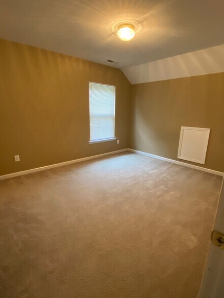 Building Photo - 381 Indian Branch Dr