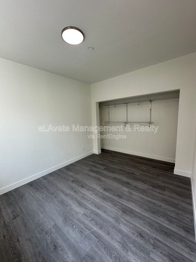 Building Photo - 226 W 87th St