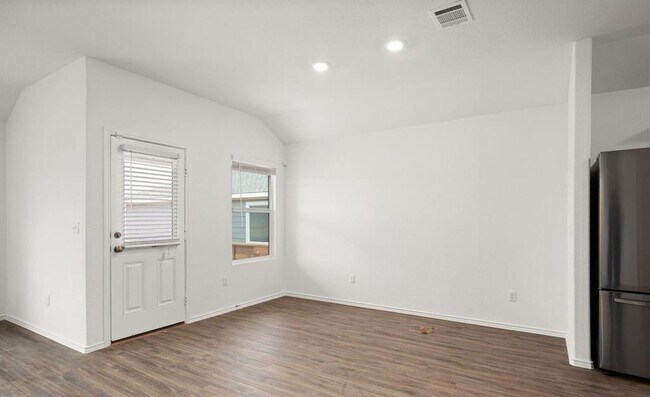 Building Photo - 460 Jack Ryan