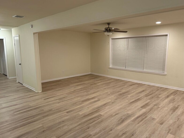 Building Photo - 235 Hwy 90 E