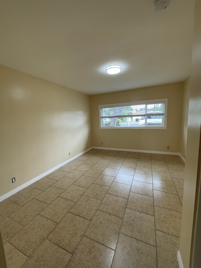 Main bedroom - 1745 S Maple St