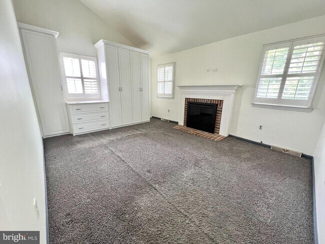 Building Photo - 8620 Trumbauer Dr