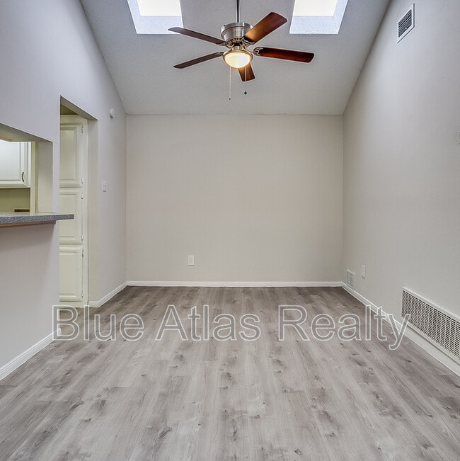 Building Photo - 712 Via Miramonte