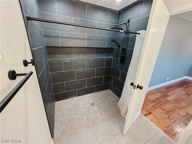 Building Photo - 2580 E Hacienda Ave