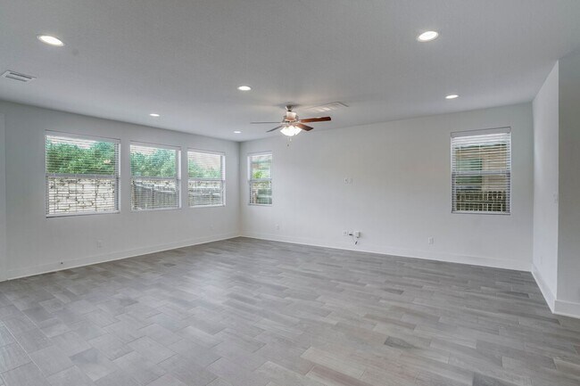 Building Photo - 9102 Moonstone Dr
