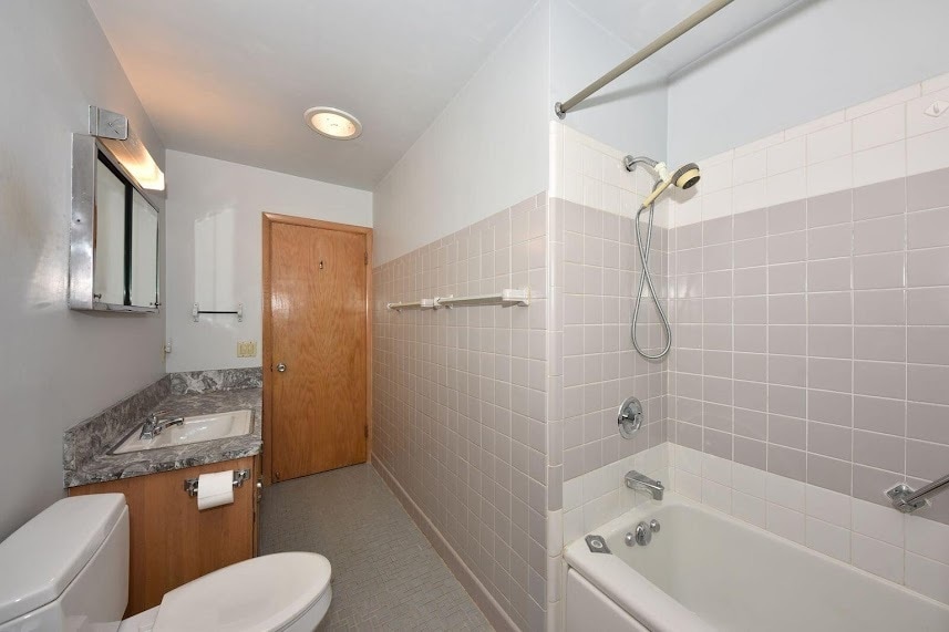 Building Photo - 1927 N 118th St