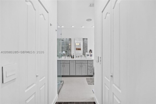 Building Photo - 15877 SW 61st Way