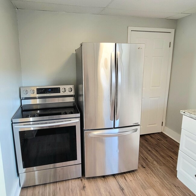 Building Photo - 221 S Highland Ave