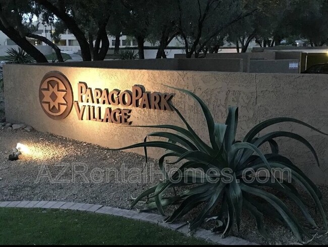 Building Photo - 700 E Mesquite Cir