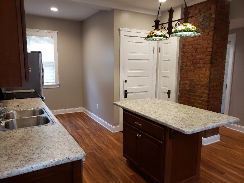 Building Photo - 3192 W 14th St