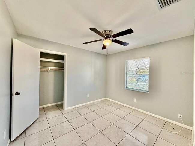 Building Photo - 10812 Hannaway Dr