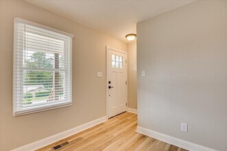 Building Photo - 304 Coral Way
