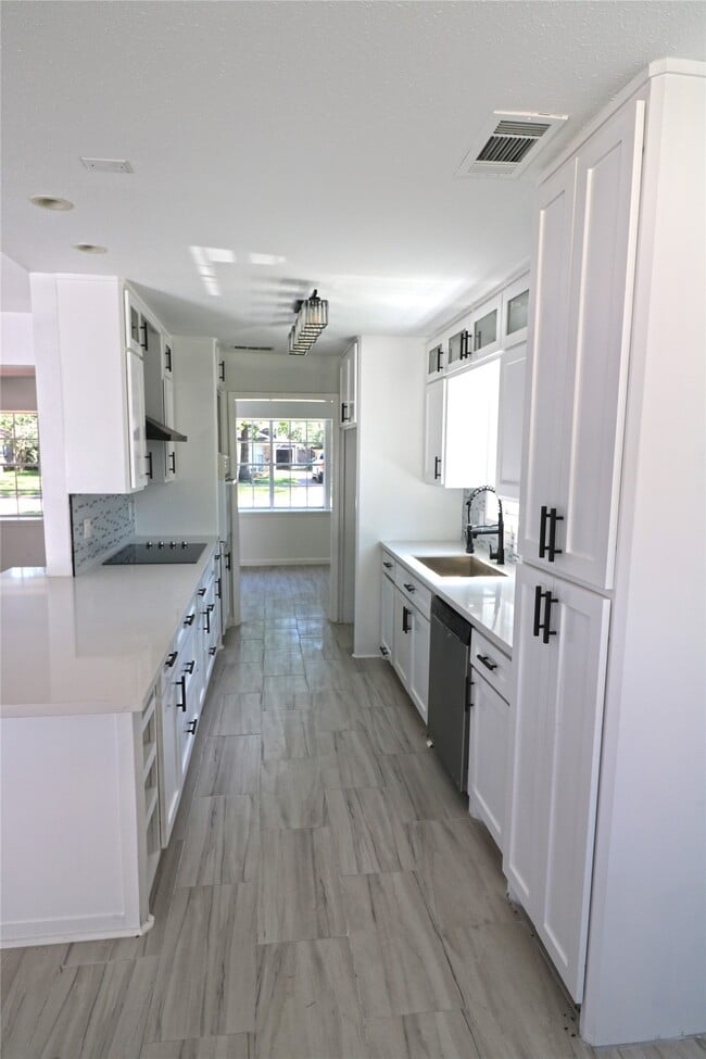 Building Photo - 9211 Blankenship Dr