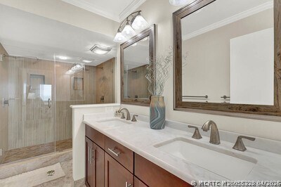 Building Photo - 10980 S Ocean Dr