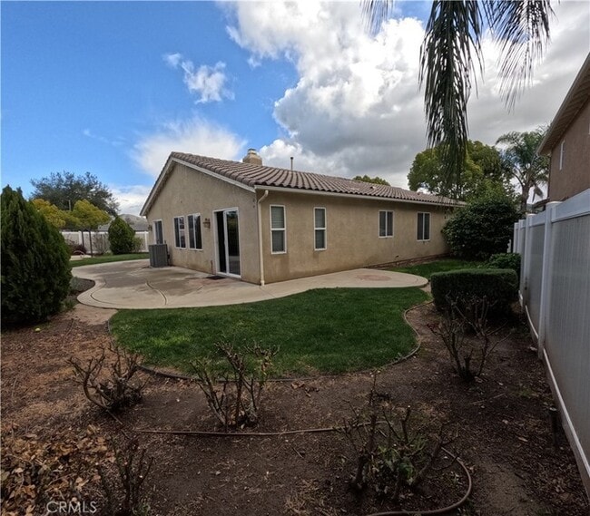 Building Photo - 34563 Wintersweet Ln