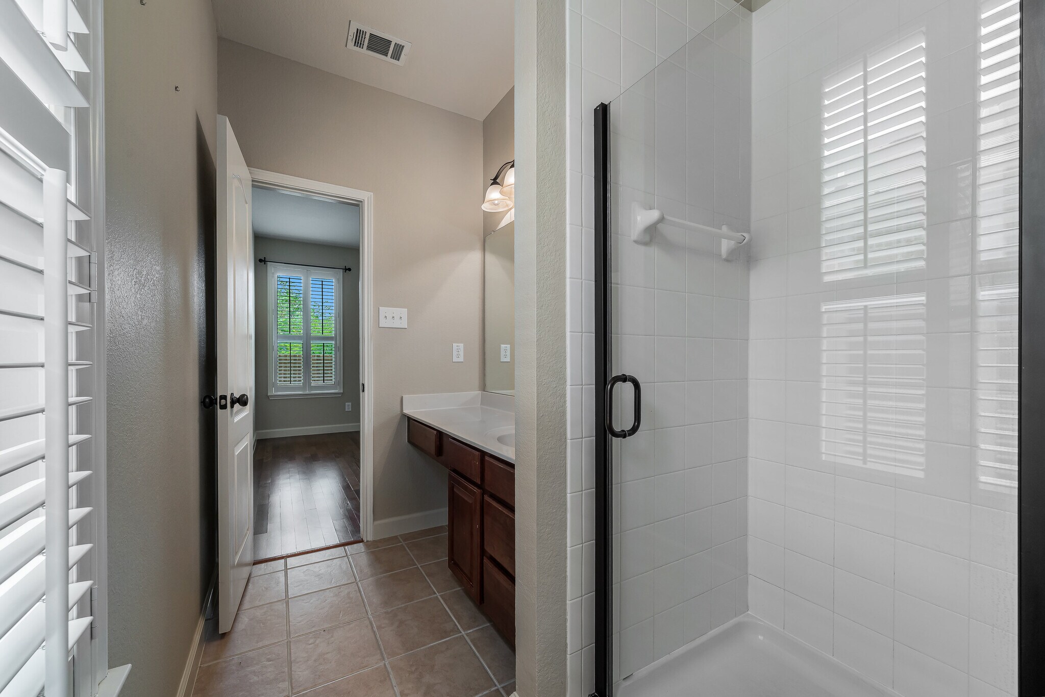 Building Photo - 5708 Sapphire Pool Trl