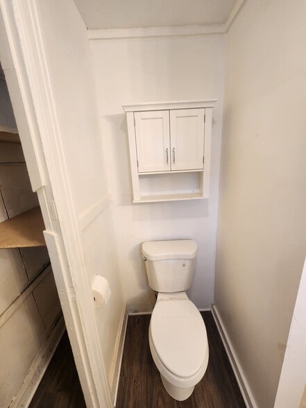 Bathroom (10.5x7.5) - 243 W Brady St