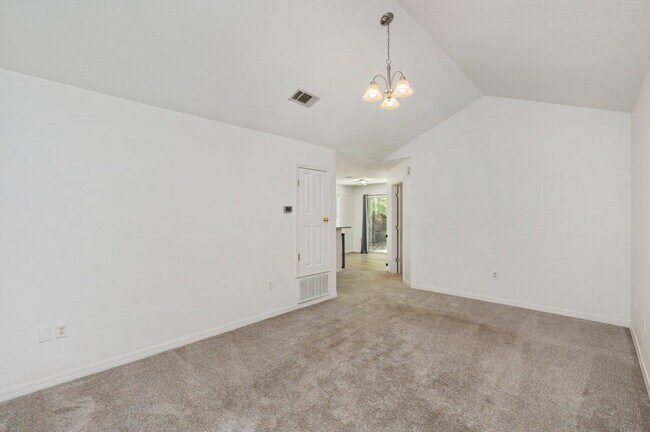 Building Photo - 2955 Sholtz Ave