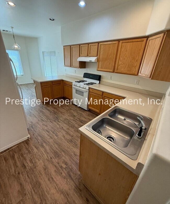 Building Photo - Sahuarita Gem Call Now