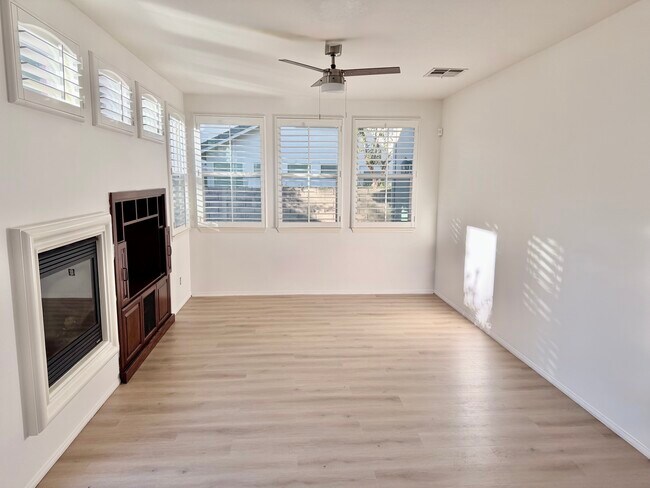 Building Photo - 26967 Cape Cod Dr
