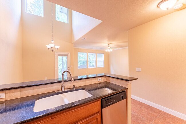 Building Photo - Gorgeous 2 Bedrooms /2.5 Bathrooms + Flex Space Home Near South Austin!!!