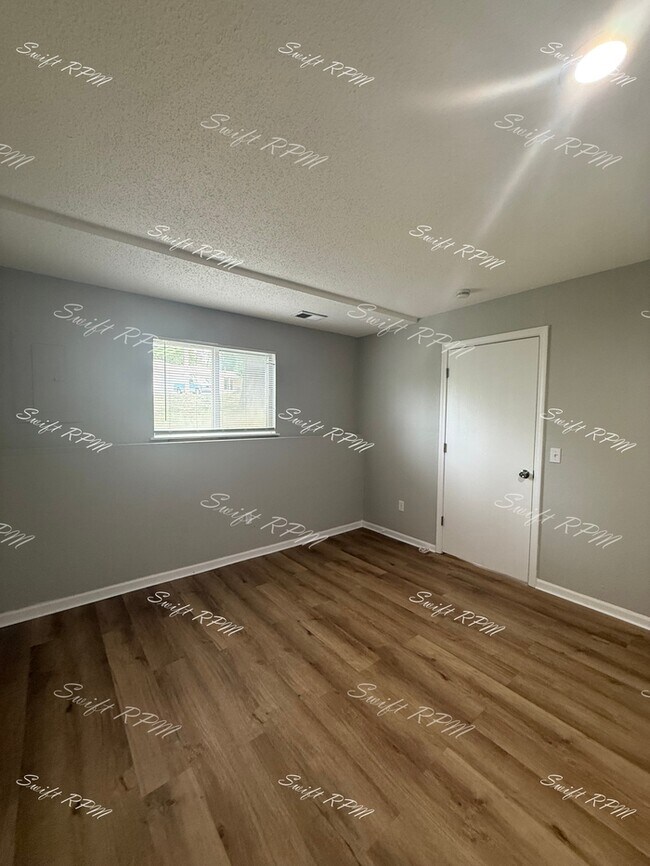 Building Photo - 8957 Hauser St