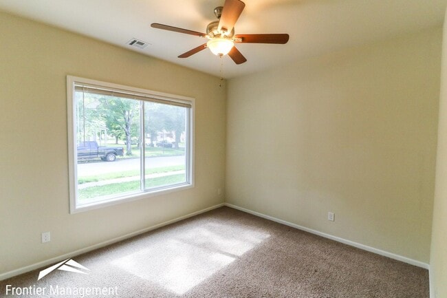 Building Photo - Fremont 4-Plex