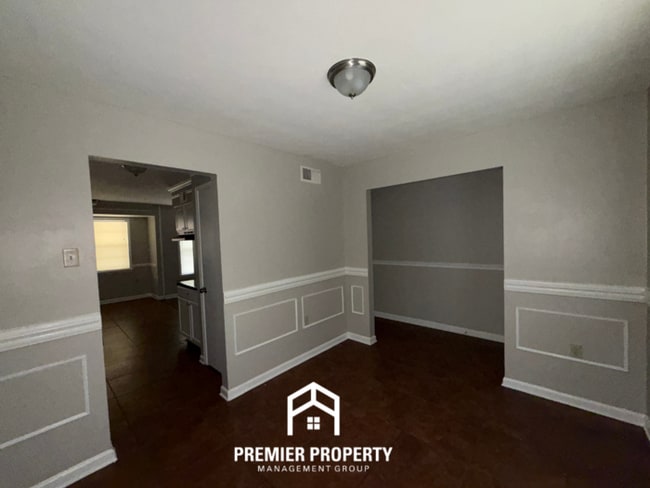 Building Photo - 3712 Covington Pike
