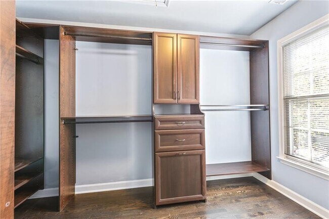 Building Photo - 2313 Attaway Walk